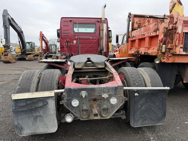 Image of Volvo VNL equipment image 3