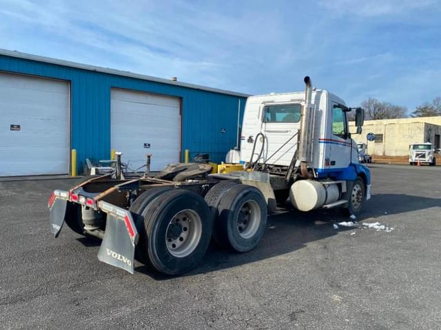 Image of Volvo VNL equipment image 4