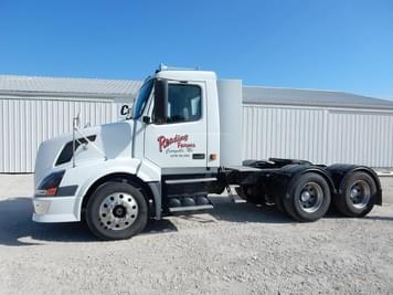 Main image Volvo VNL64T300