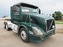 2005 Volvo VNL64T300 Image