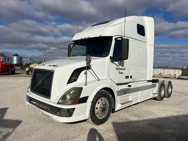 2005 Volvo VNL64T430 Equipment Image0