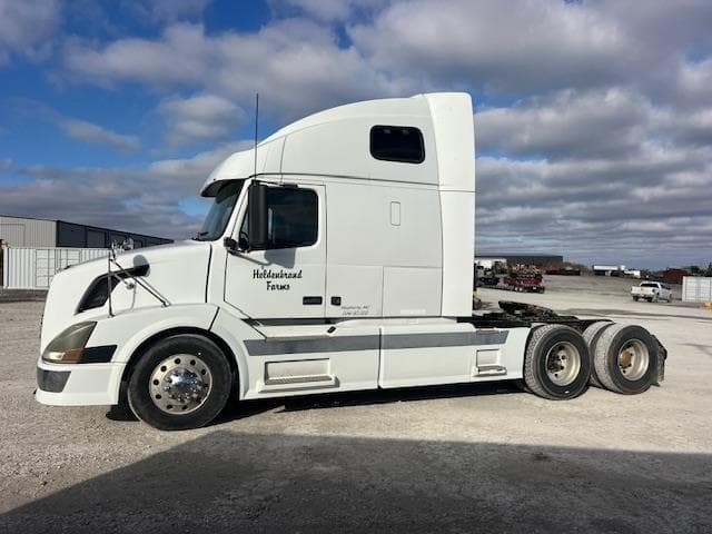 Image of Volvo VNL64T430 equipment image 1