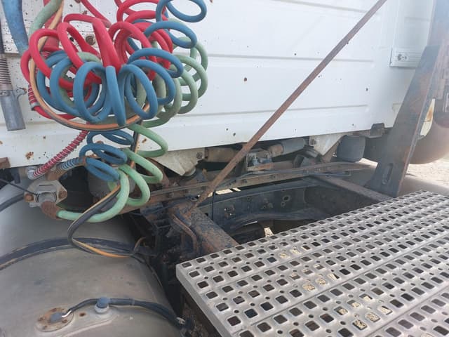 Image of Volvo VNL64T630 equipment image 4