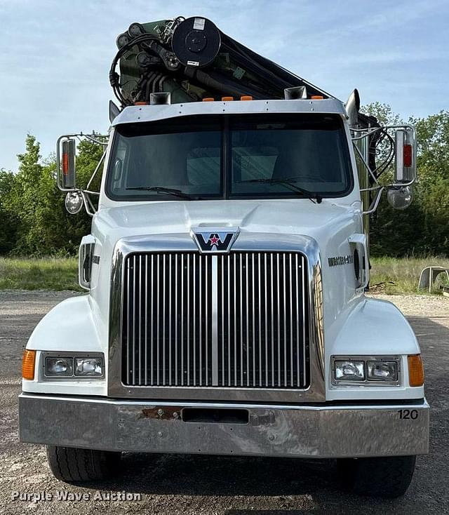 Image of Western Star 4900 equipment image 1