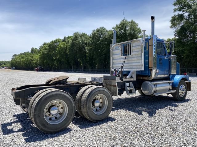 Image of Western Star 4900 equipment image 2