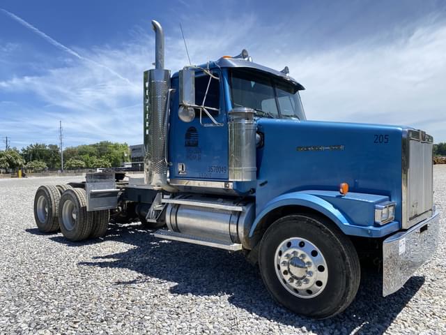 Image of Western Star 4900 equipment image 3