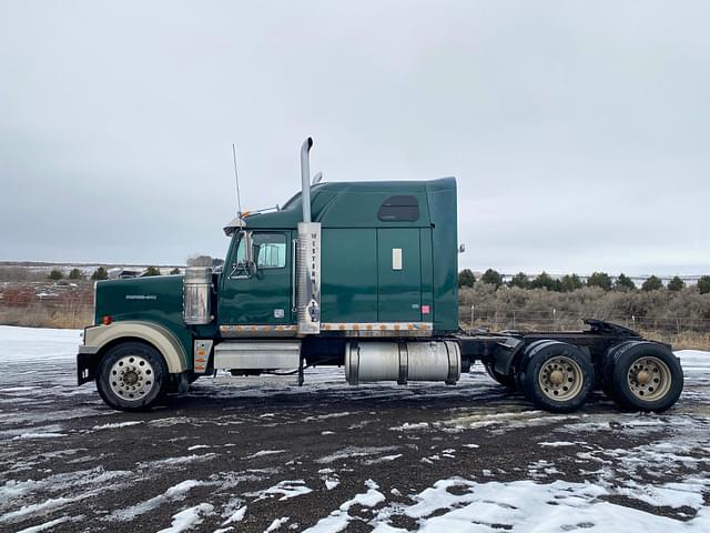 Image of Western Star 4900 equipment image 1