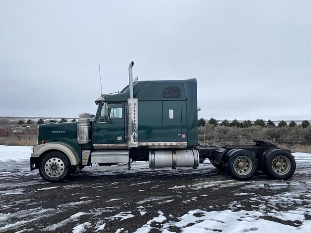 Image of Western Star 4900 equipment image 2