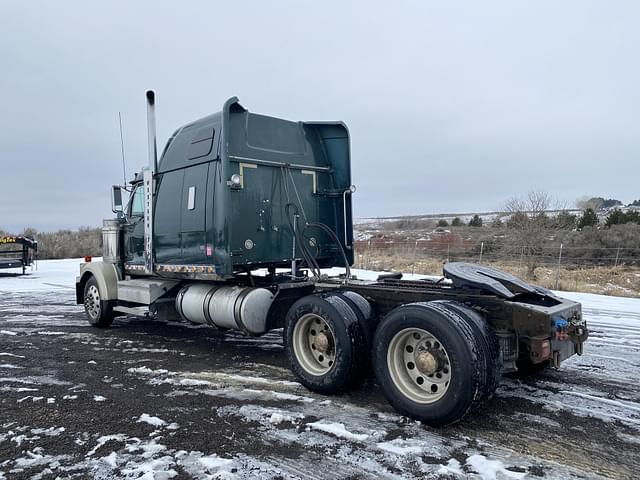 Image of Western Star 4900 equipment image 3