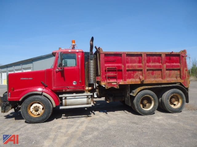 Image of Western Star 4900 equipment image 1