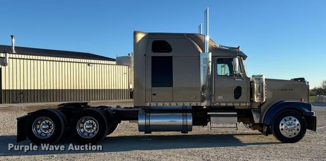 Image of Western Star 4900 equipment image 3