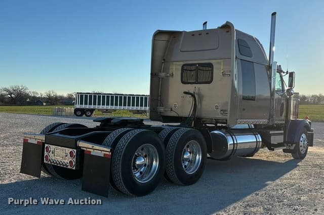 Image of Western Star 4900 equipment image 4