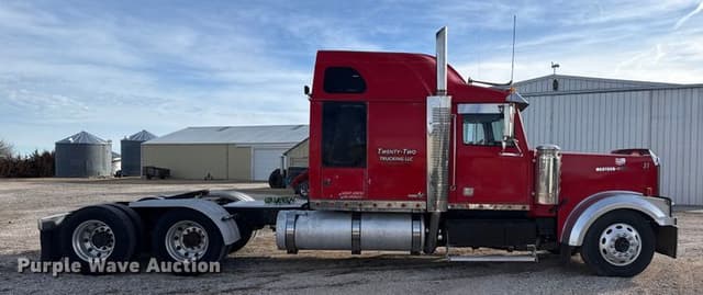 Image of Western Star 4900 equipment image 3