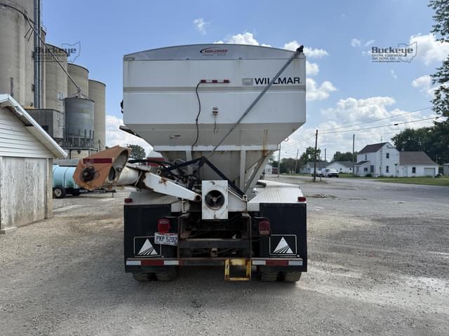 Image of International 7400 equipment image 4