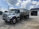 2005 International 7400 Image