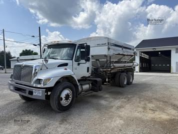 Main image International 7400