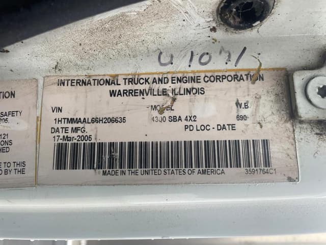 Image of International 4300 equipment image 1