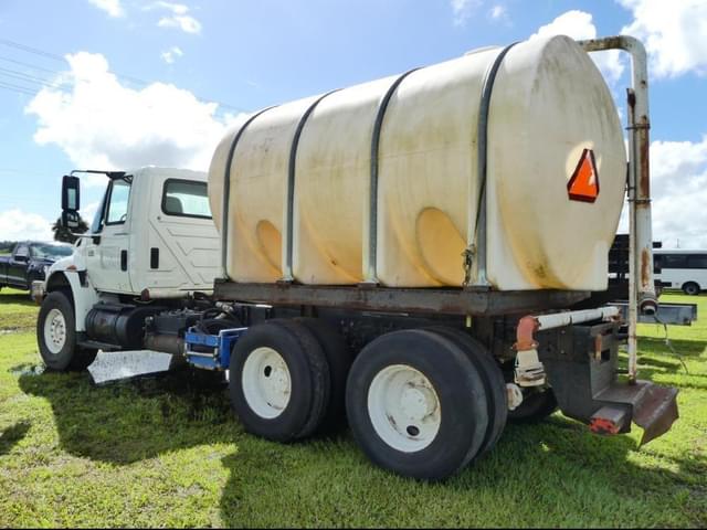 Image of International 4400 equipment image 3