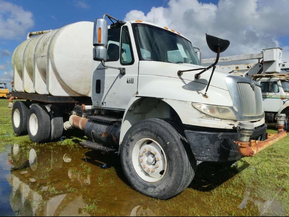 2006 International 4400 Equipment Image0