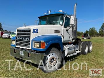 Main image Mack CHN613