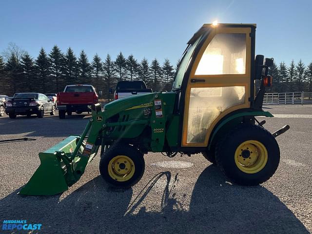 Image of John Deere 2320 equipment image 1