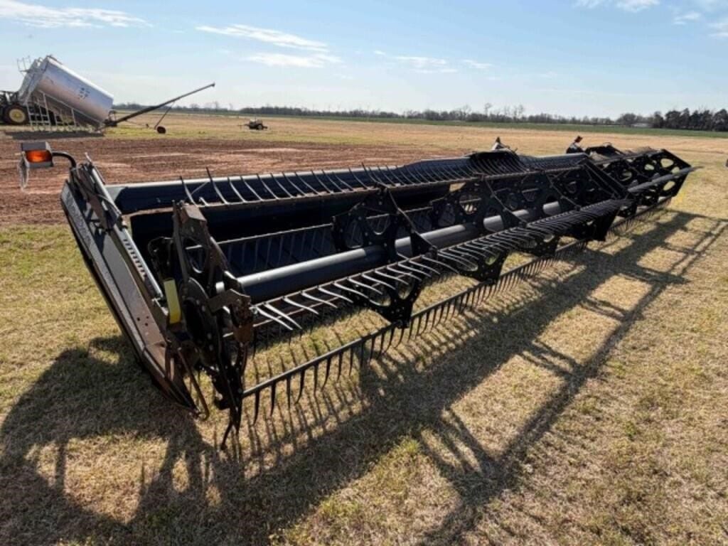 2006 MacDon 973 Equipment Image0