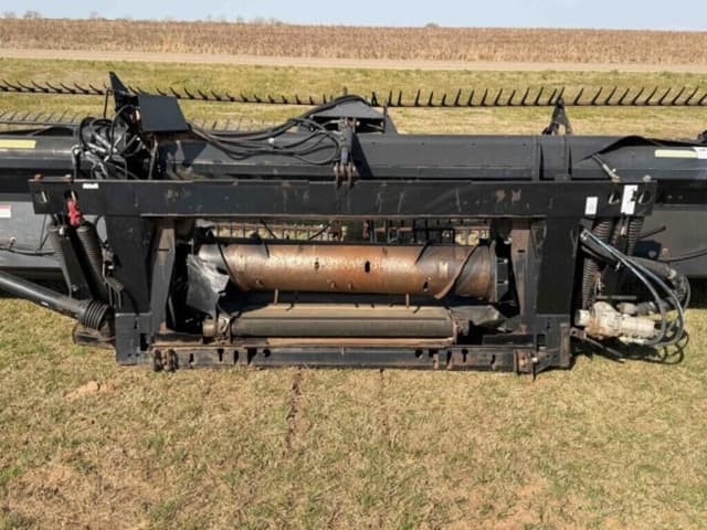 Image of MacDon 973 equipment image 4