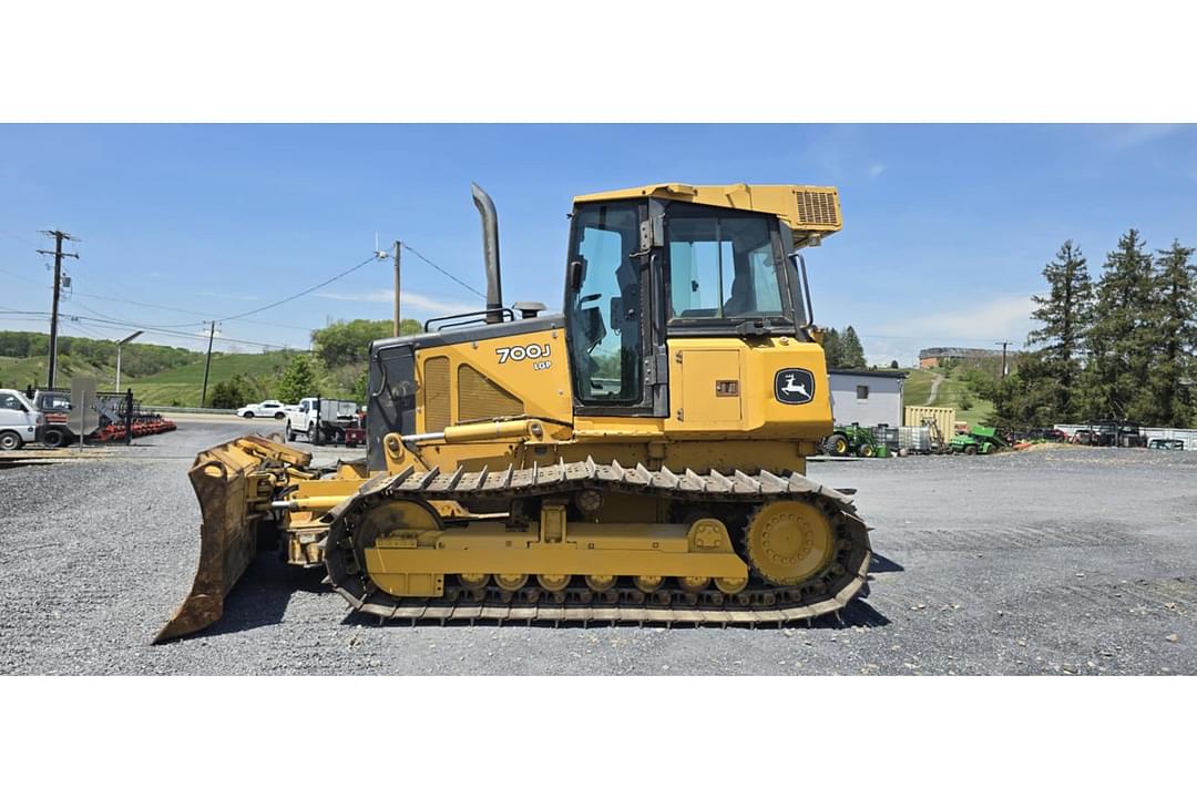 Image of John Deere 700J LGP Primary image