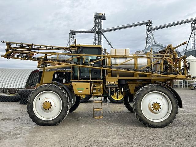 Image of Ag-Chem RoGator 1074 equipment image 1