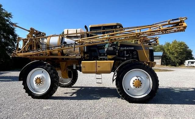 Image of Ag-Chem RoGator 1074 equipment image 1