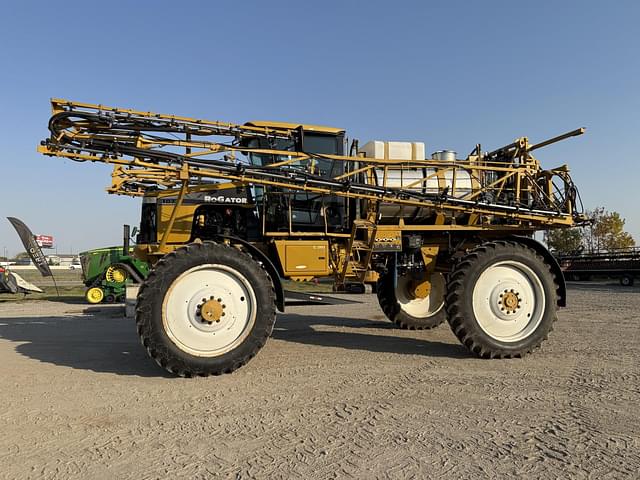 Image of Ag-Chem RoGator 1074 equipment image 4