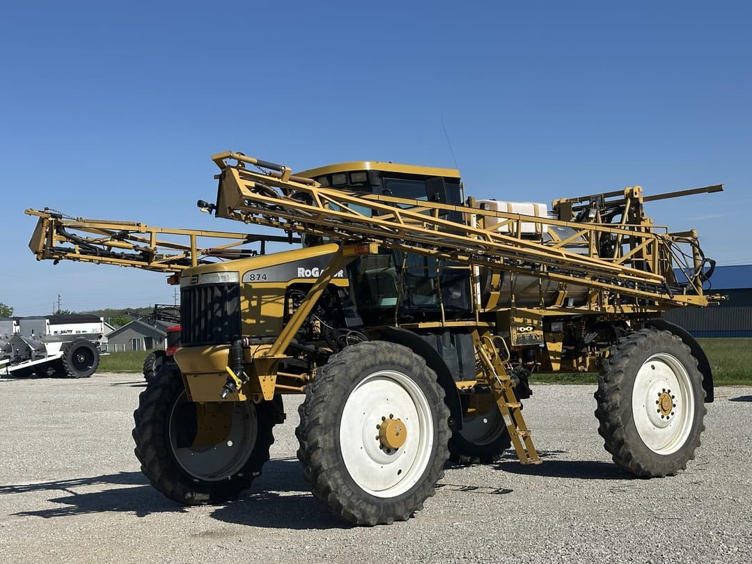 Image of Ag-Chem RoGator 874 Primary image