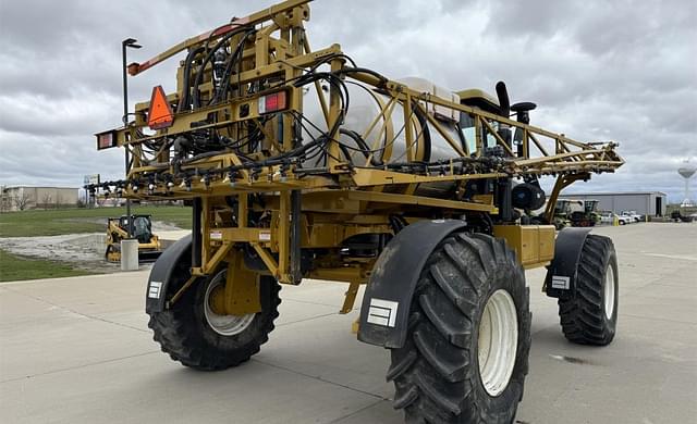 Image of Ag-Chem Rogator SS1074 equipment image 2