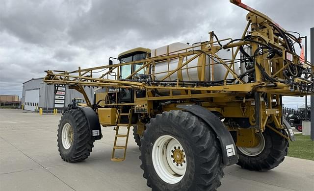 Image of Ag-Chem Rogator SS1074 equipment image 1