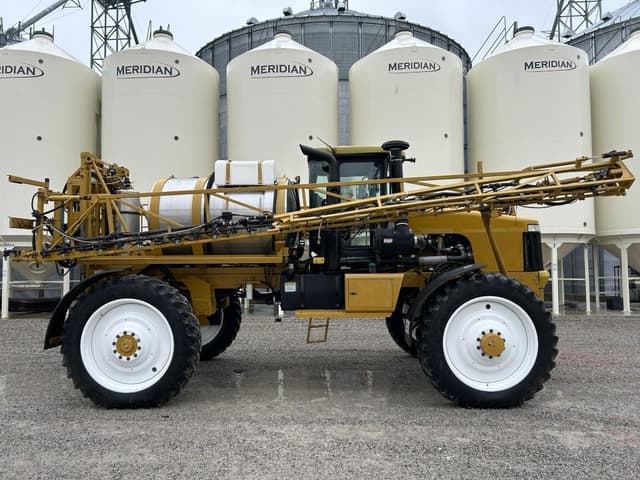 Image of Ag-Chem Rogator SS1074 equipment image 3