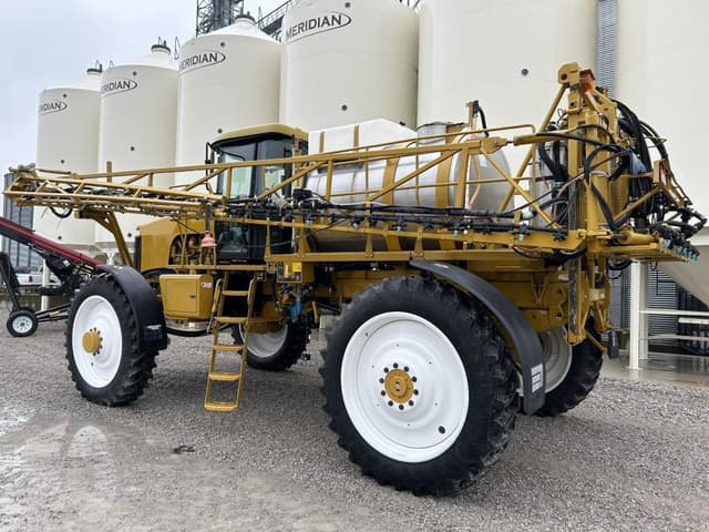 Image of Ag-Chem Rogator SS1074 equipment image 4