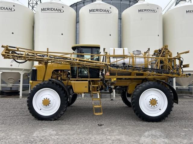 Image of Ag-Chem Rogator SS1074 equipment image 2
