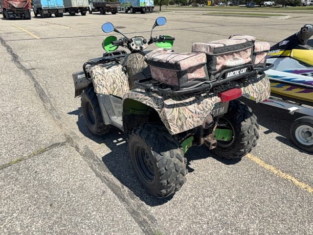 Image of Arctic Cat 650V2 equipment image 4