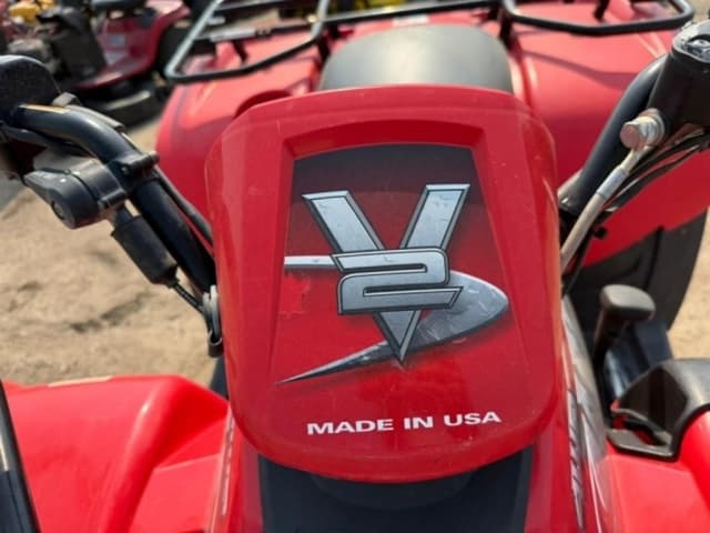 Image of Arctic Cat 650V2 equipment image 2
