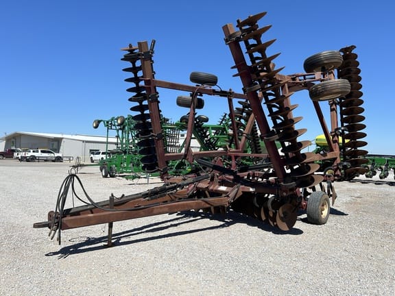 2006 Baker 777 Equipment Image0