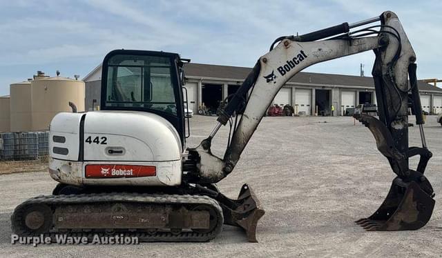Image of Bobcat 442 equipment image 3