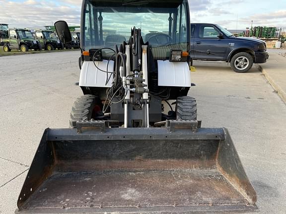 Image of Bobcat Toolcat 5600 equipment image 3