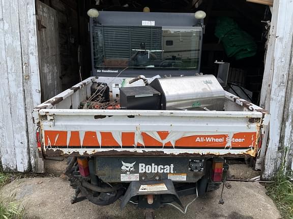 Image of Bobcat Toolcat 5600 equipment image 3