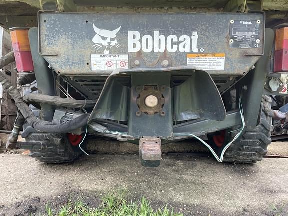 Image of Bobcat Toolcat 5600 equipment image 4