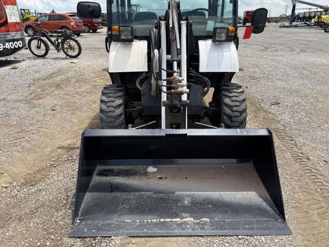 Image of Bobcat Toolcat 5600 equipment image 4
