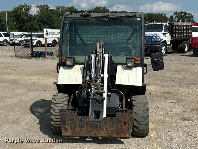 Image of Bobcat Toolcat 5600 equipment image 1