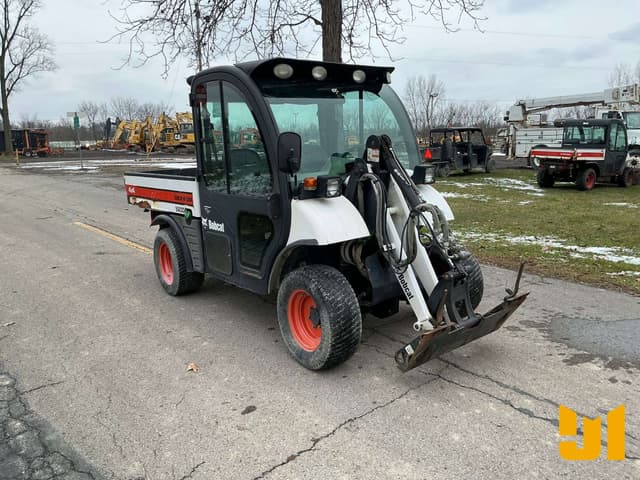 Image of Bobcat Toolcat 5600 equipment image 2