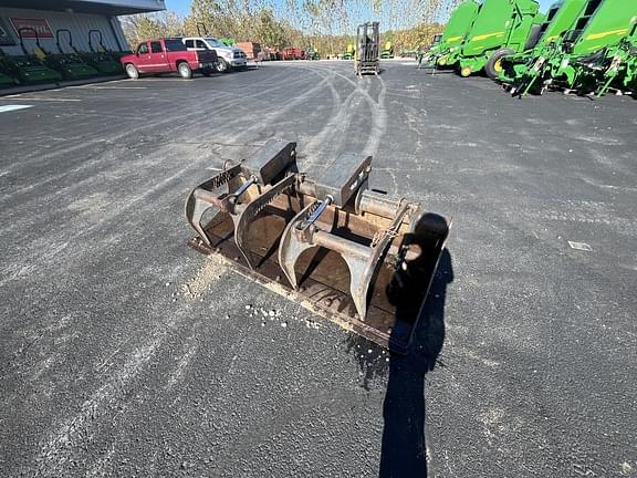 Image of Bobcat Grapple Bucket equipment image 2