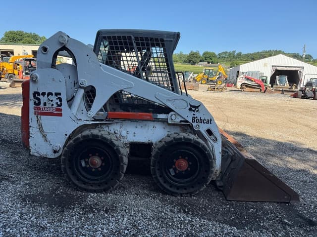Image of Bobcat S185 equipment image 4