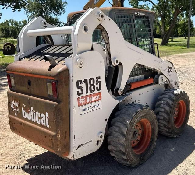 Image of Bobcat S185 equipment image 4